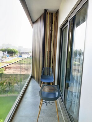 Property grounds - Exquisite newly built executive suite, 10 minutes from the airport. (Accra)