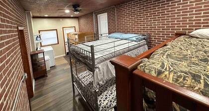 Pappy's Trail House