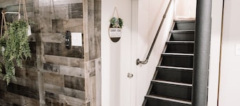 Cozy 3 bedroom Bungalow near Great Lakes Crossing & Pine Knob