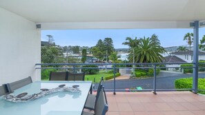 Outdoor dining - The Point on Cliff - Two Levels and Views (AVOCA BEACH)