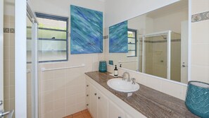 Shower - The Point on Cliff - Two Levels and Views (AVOCA BEACH)