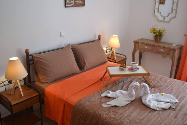 2 dormitorios, tabla de planchar con plancha, wifi y ropa de cama