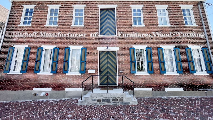 Bischoff Inn - Former 1870 Furniture Factory Now 5 Room Boutique Hotel
