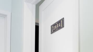 Habitación estándar doble, baño privado | Vestíbulo