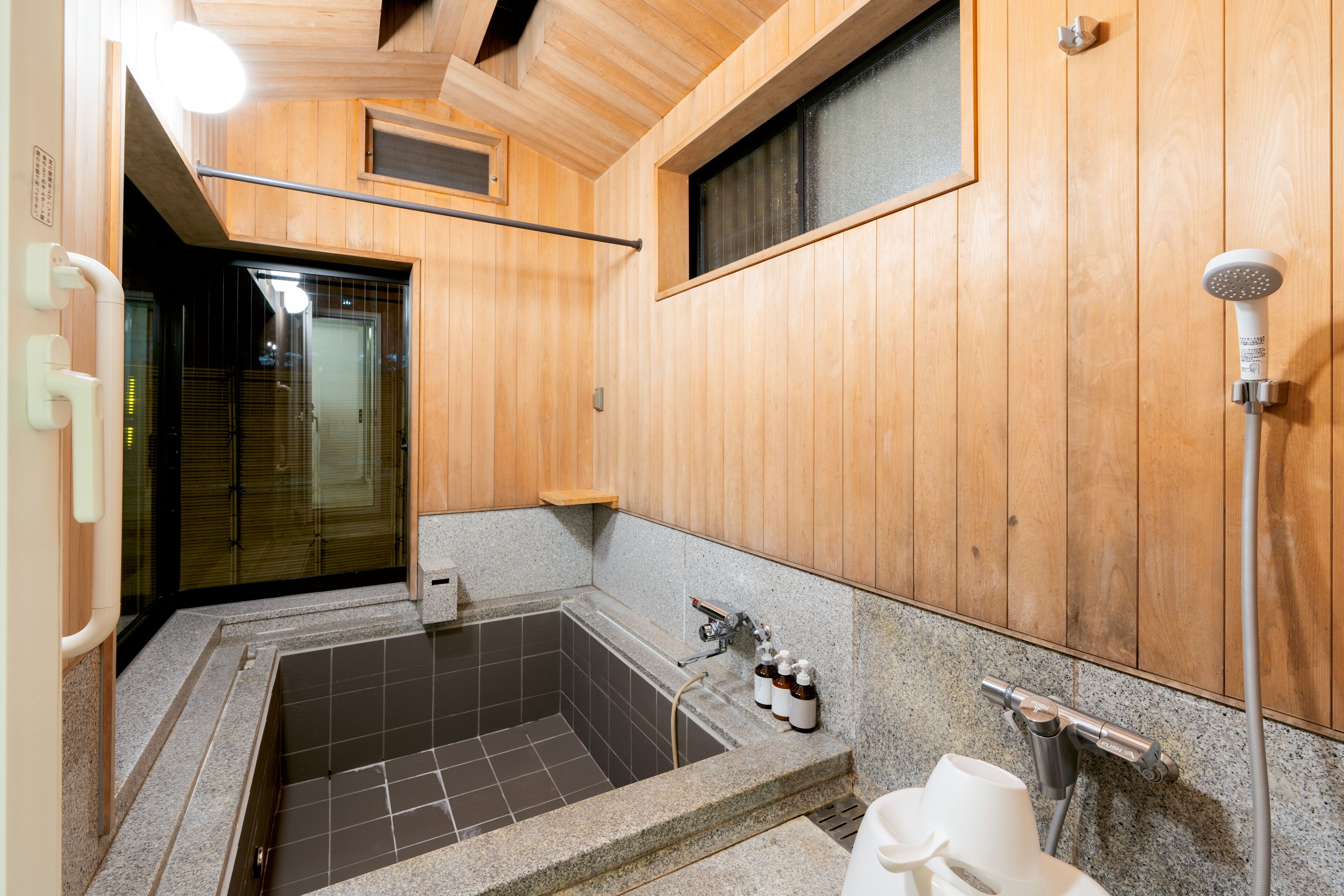 Design Villa | Deep soaking bathtub