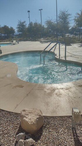 AVILABLE FOR THE SUPERBOWL/GRAND PRIX  F1
Beautiful 1 Br Suite near Allegiant 