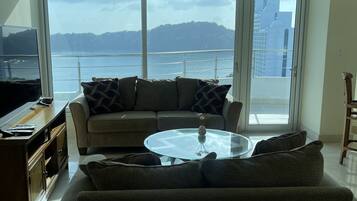 TV connectée, table de tennis de table