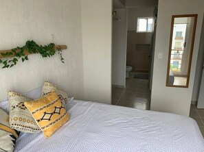 3 chambres, bureau, Wi-Fi gratuit, draps fournis