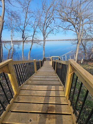Property grounds - Rustic house on the lake (Henning)