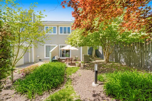 Lovely dog-friendly Scarborough Village home with spiral staircase, patio & W/D