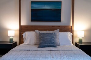 4 bedrooms, desk, iron/ironing board, free WiFi - Shady Oak Pool House San Antonio (Live Oak)