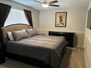 4 bedrooms, in-room safe, desk, iron/ironing board