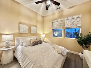3 bedrooms, desk, WiFi, bed sheets