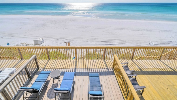 Beach nearby - Summerhaven 3 | Beach Front Townhome with Free Chairs through October! | New Coastal Design! | Tail-Wagging Approved (Miramar Beach)