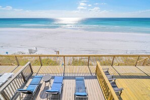 Beach nearby - Summerhaven 3 | Beach Front Townhome with Free Chairs through October! | New Coastal Design! | Tail-Wagging Approved (Miramar Beach)