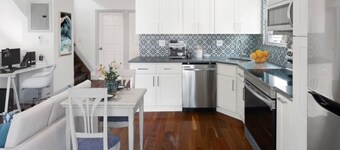 Brand new 6 bedroom house close to JFK and LGA  airport.