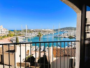 Property grounds - Studio for 2 people with a view of the marina in Cogolin (COGOLIN)