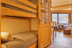 2 quartos, ferros/tábuas de passar roupa, Wi-Fi de cortesia