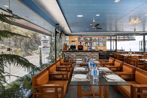 Restaurant - Hotel Forest View and Restaurant (Dehradun)