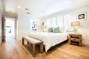 Room - Cozy 3 Bedroom, 2 bath in CDM Village. Walk to all beaches and local restaurants (Newport Beach)