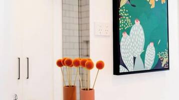 Produtos de toalete grátis, secador de cabelo