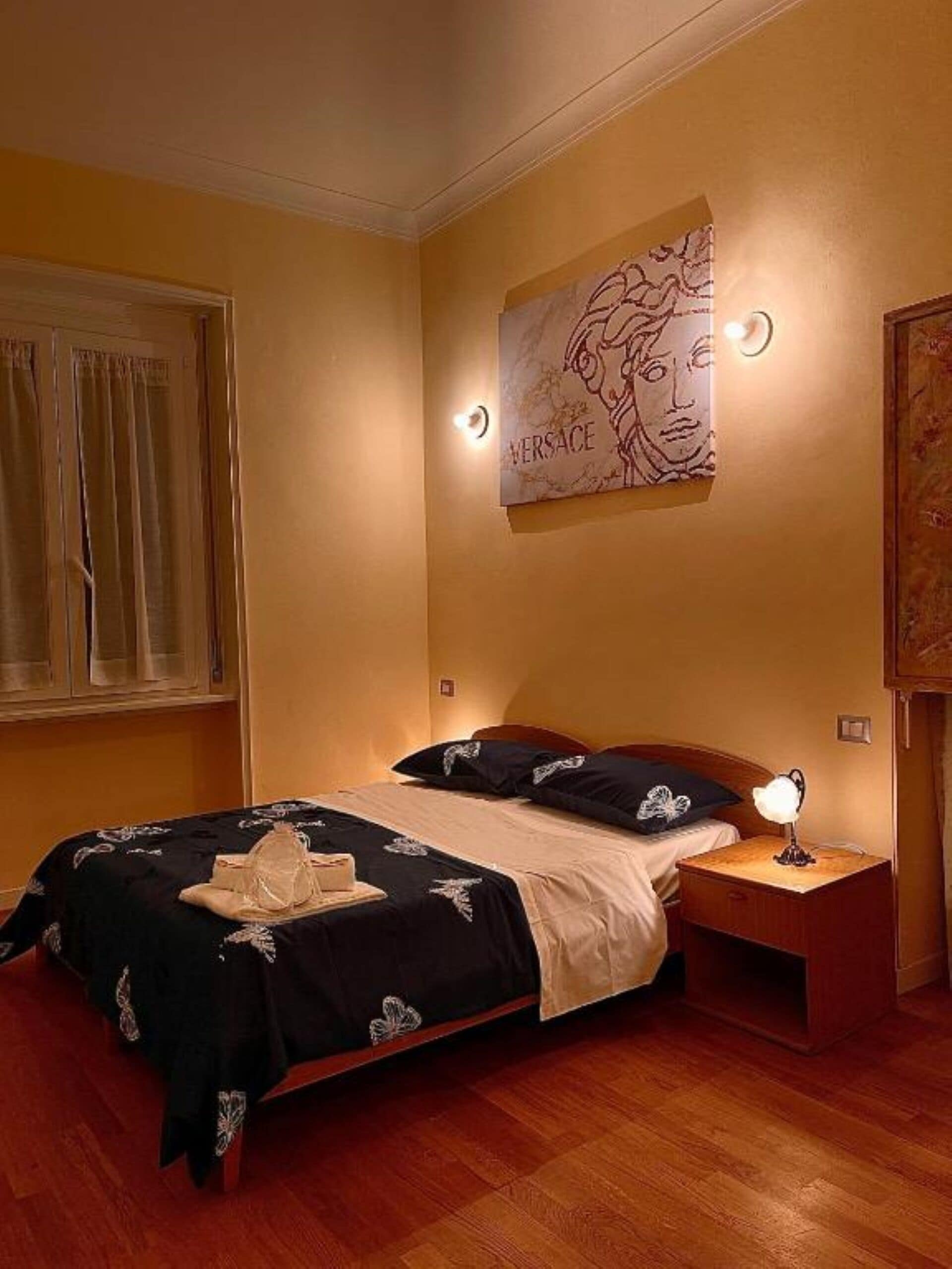 1 bedroom, bed sheets