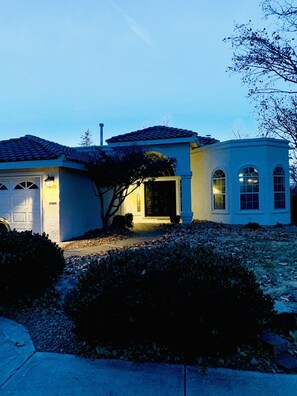 المنشأة من الخارج