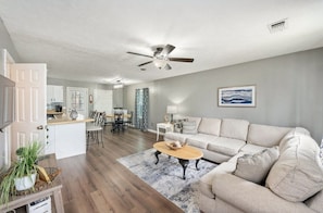 Smart TV, lettore DVD, libri