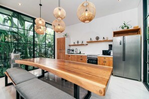 ベーシック ヴィラ ベッド (複数台) | レストラン