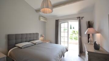 4 bedrooms, WiFi, bed sheets