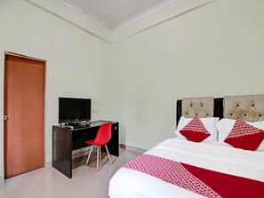 Standaard tweepersoonskamer | Een bureau, gratis wifi, beddengoed