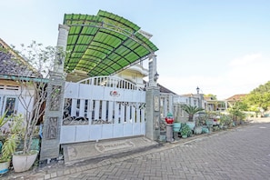 Fachada da propriedade