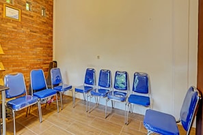 Área de estar no saguão
