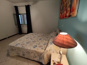 1 Schlafzimmer, Bügeleisen/Bügelbrett, Bettwäsche