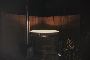 Bain à remous extérieur
