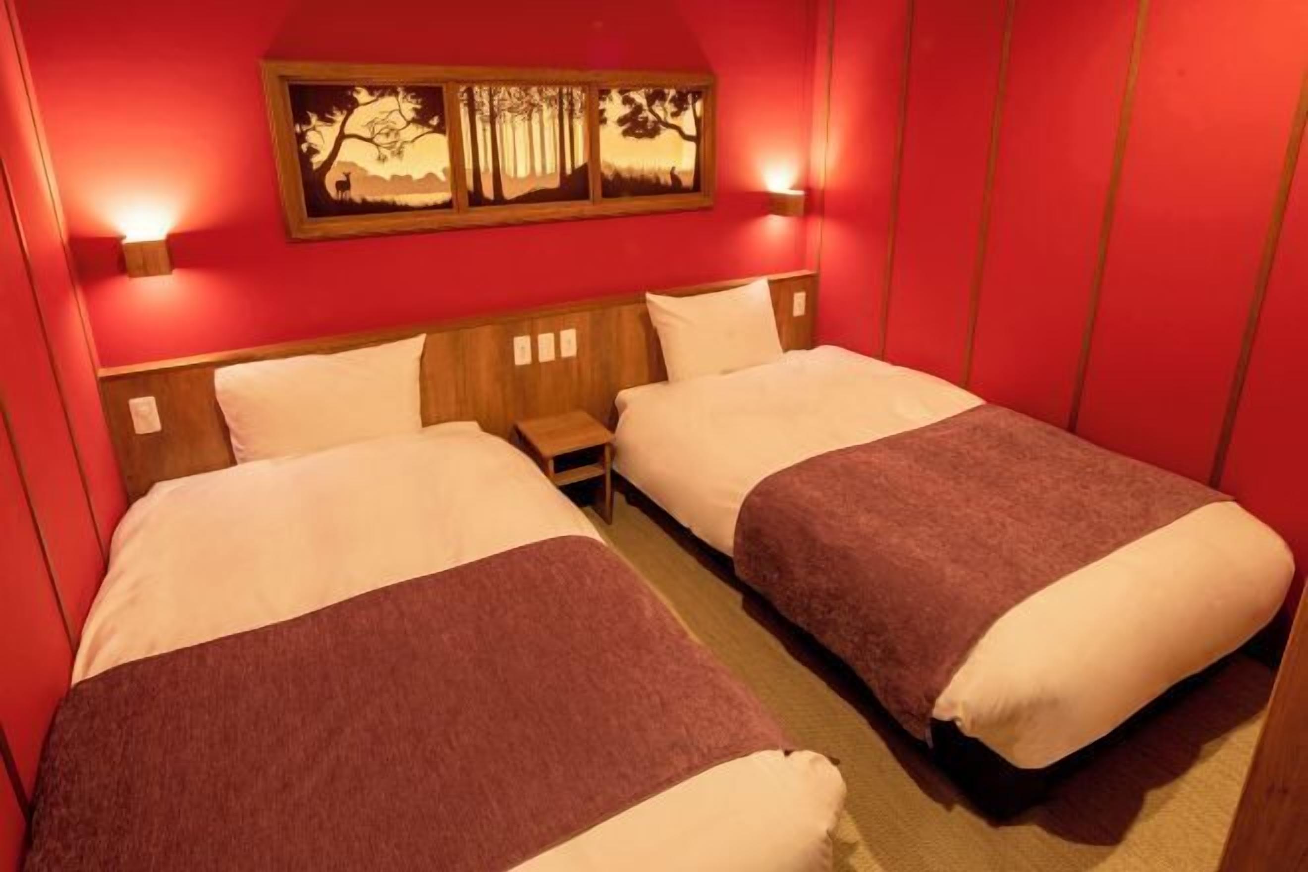 Minibar, värdeförvaringsskåp på rummet och individuell inredning