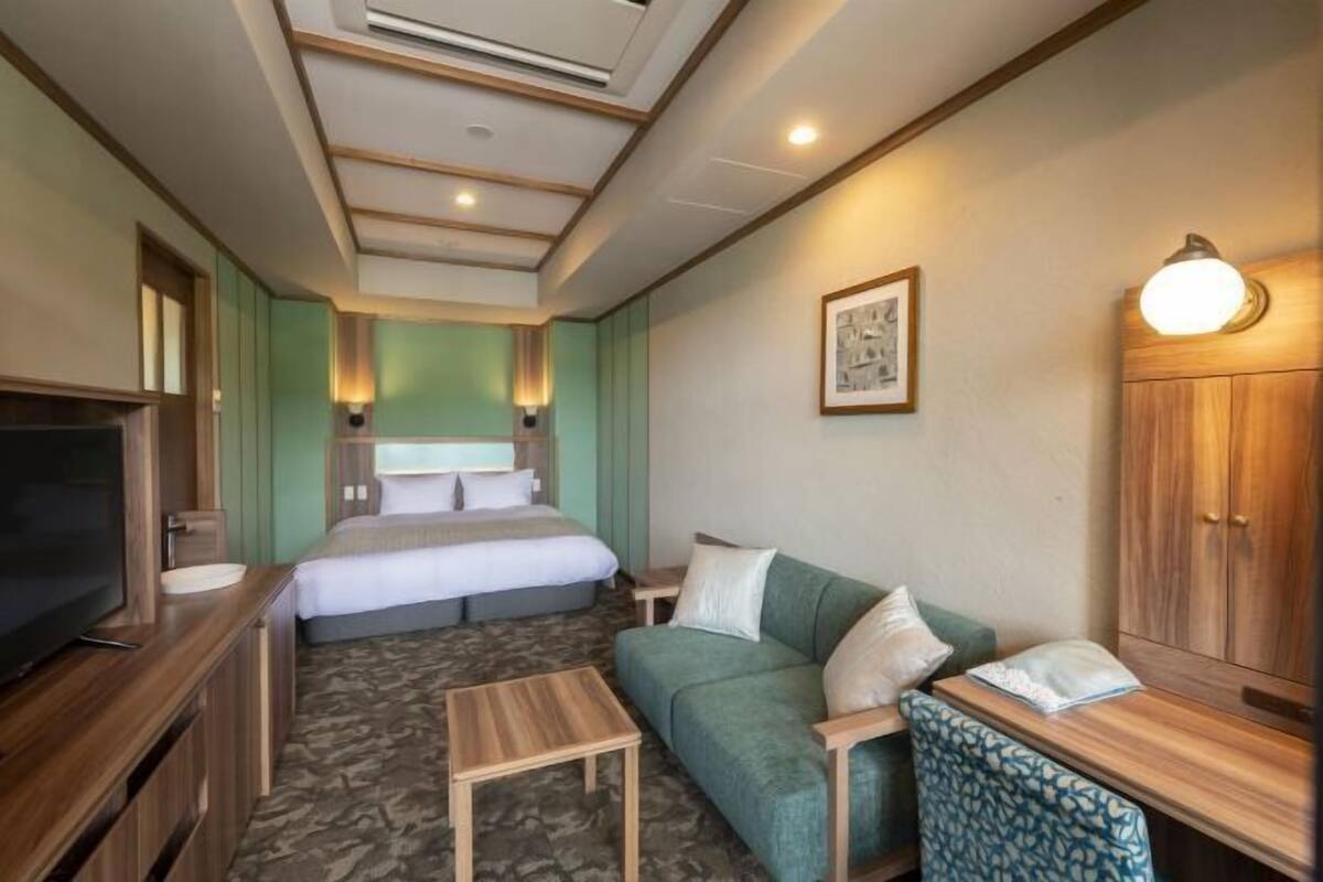 Minibar, Zimmersafe, individuell dekoriert, individuell eingerichtet