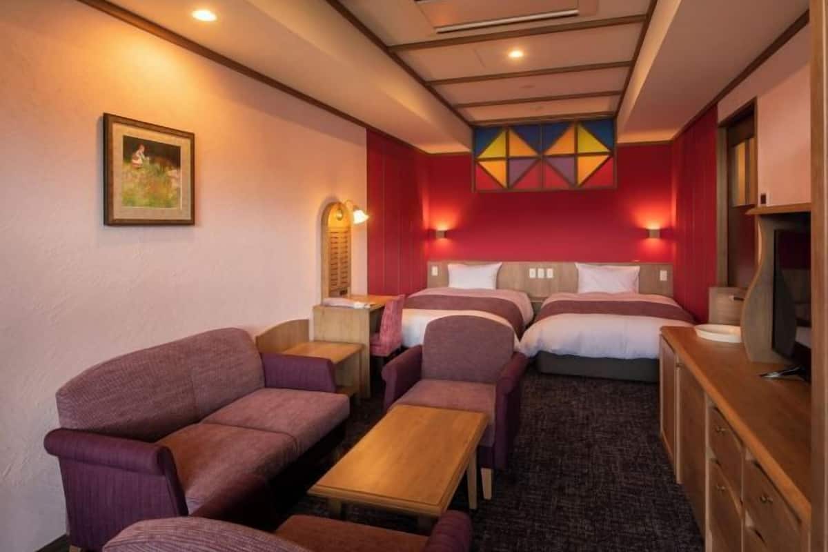 Minibar, Zimmersafe, individuell dekoriert, individuell eingerichtet