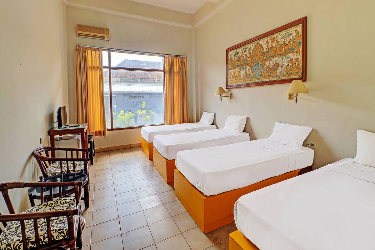 Deluxe Studio | Free WiFi, bed sheets