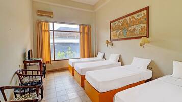 Deluxe Studio | Free WiFi, bed sheets