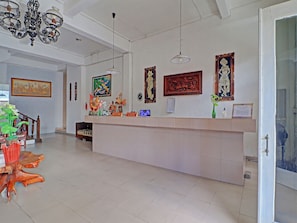 Reception - Super OYO 91870 Warna Kedaton (Denpasar)