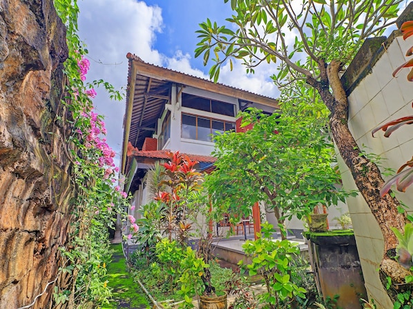 Garden - Super OYO 91870 Warna Kedaton (Denpasar)