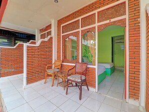 Superior Twin Room | Free WiFi, bed sheets - Super OYO 91870 Warna Kedaton (Denpasar)