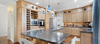 Giant Jacuzzi Luxe 5 BD Home Pool Table Ping-Pong