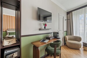 Premium bedding, Select Comfort beds, in-room safe, blackout curtains