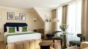 Quarto família | Roupas de cama premium, camas Select Comfort, cofres nos quartos