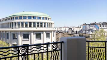 Deluxe Room, Balcony | Premium bedding, Select Comfort beds, in-room safe, blackout drapes