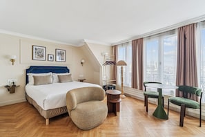 Habitación familiar | Ropa de cama de alta calidad, colchones Select Comfort, caja fuerte