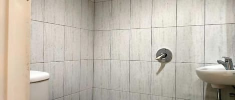 Standard Double Room | Bathroom