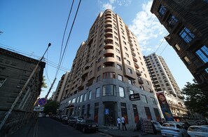 Exterior - Studio Modern apartments in the downtown of Yerevan by Sweet Home (Yerevan)
